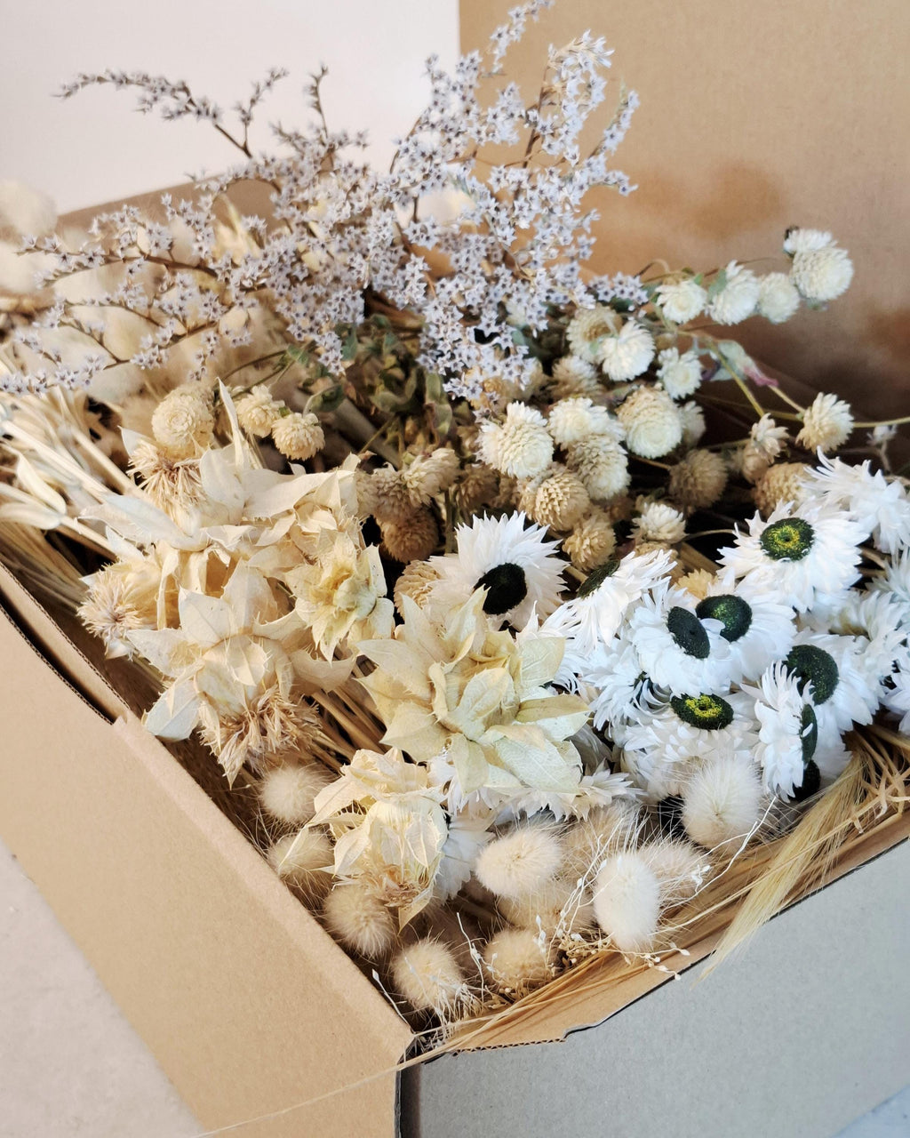 Natural Dried Flower Box for Crafts – Neutral Botanical DIY Kit, Beige Floral Supply Box for Resin Art & Decor